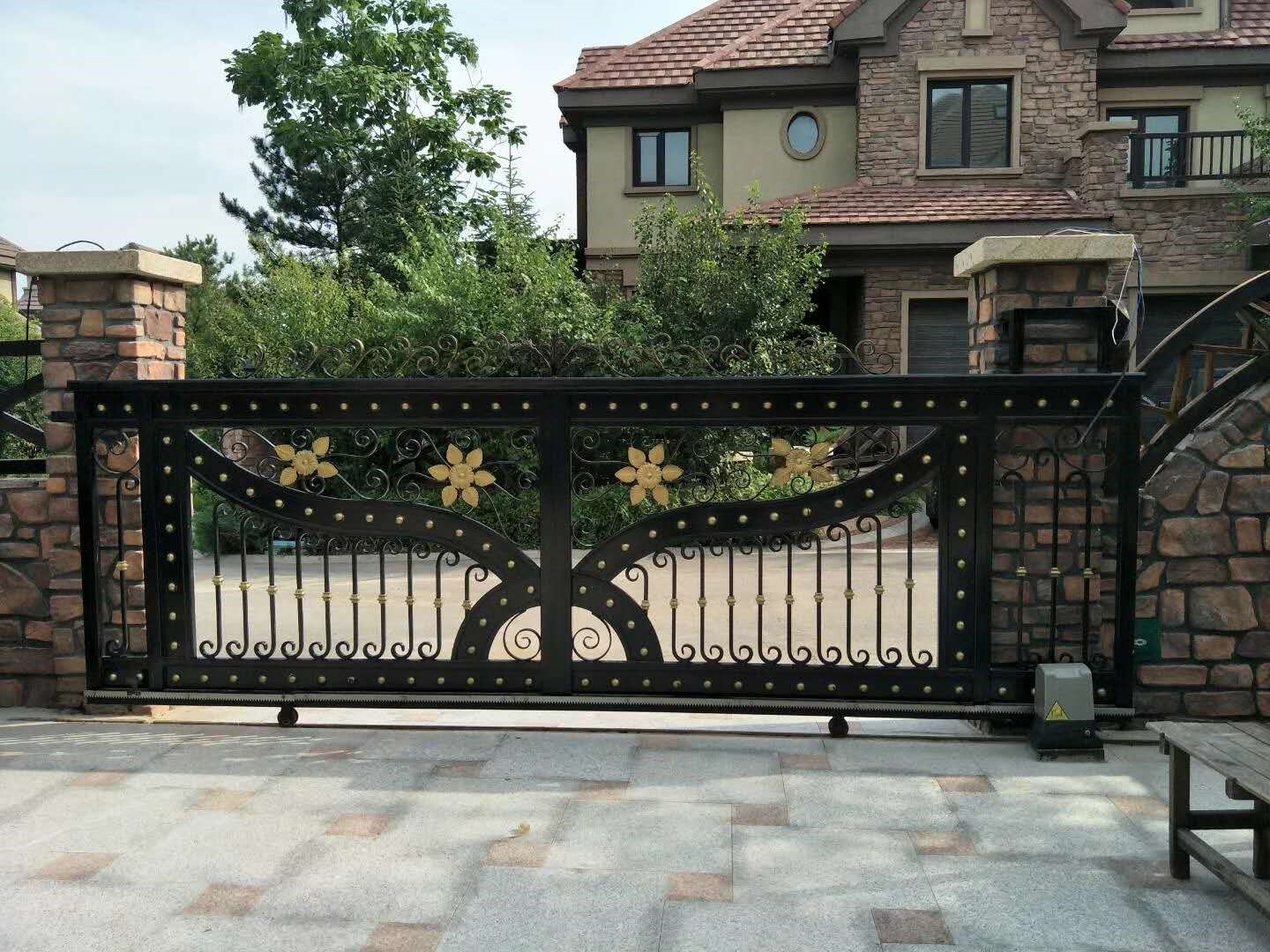 ​​电动平移香蕉视频一区大门